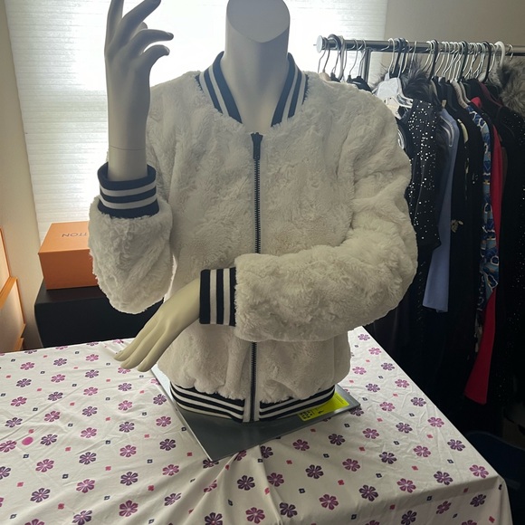 Bailey 44 winter white jacket. - Picture 1 of 7